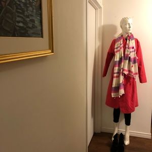 Nice coat to sale feat is very cool